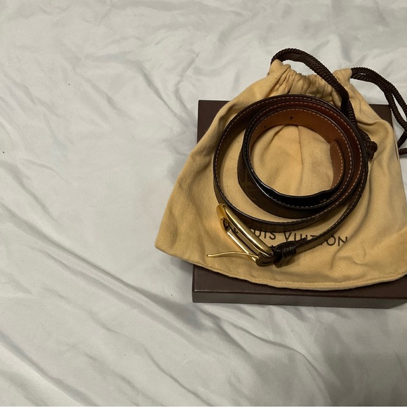 Louis Vuitton Belt Size 90/36, Hole added,minimum scuffing, slight bend in belt - Picture 6 of 6
